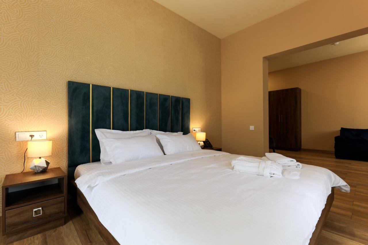Gelati Residence Kutaisi Bagian luar foto