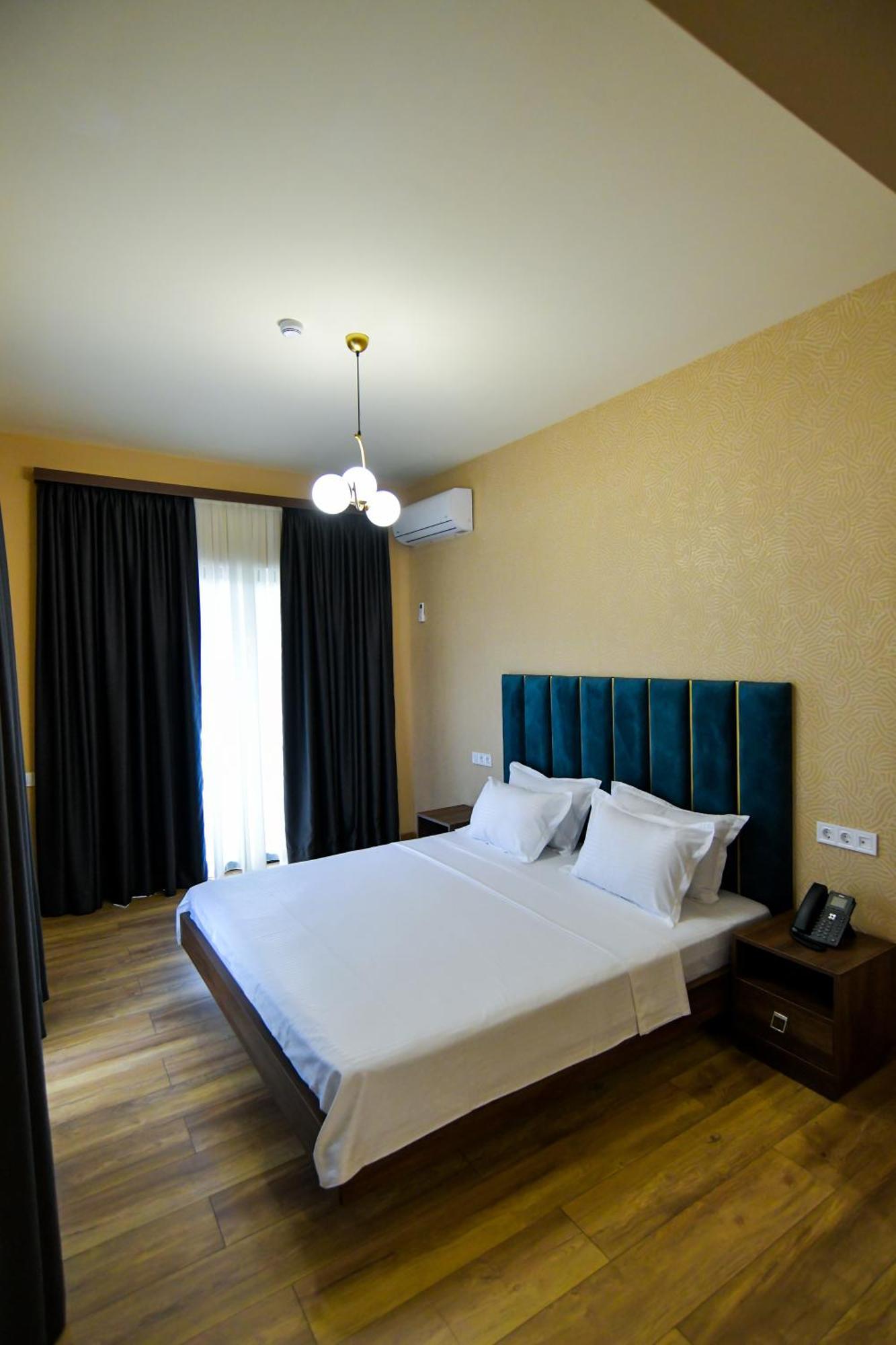 Gelati Residence Kutaisi Bagian luar foto
