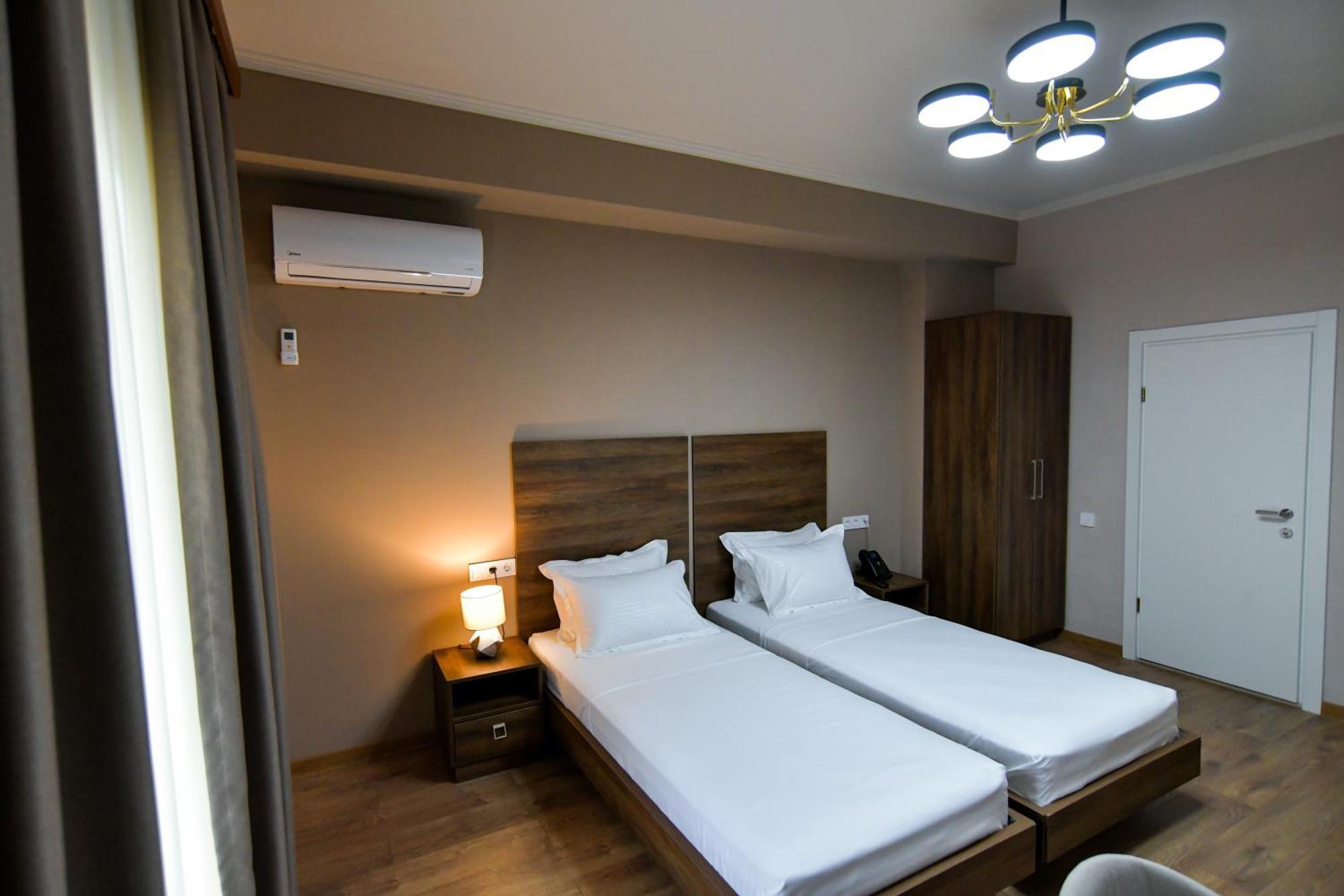 Gelati Residence Kutaisi Bagian luar foto